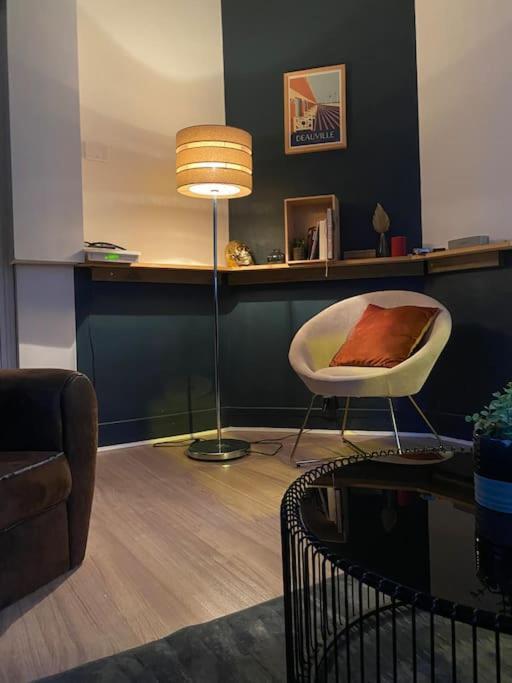 Studio Avec Terrasse A 多维尔 外观 照片